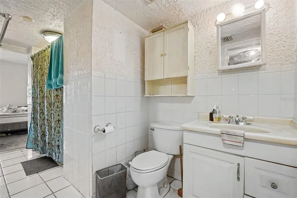 4009 Lake Bayshore Drive Bradenton FL 34205