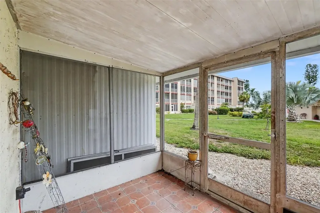 4009 Lake Bayshore Drive Bradenton FL 34205