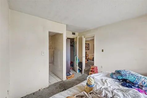 4009 Lake Bayshore Drive Bradenton FL 34205
