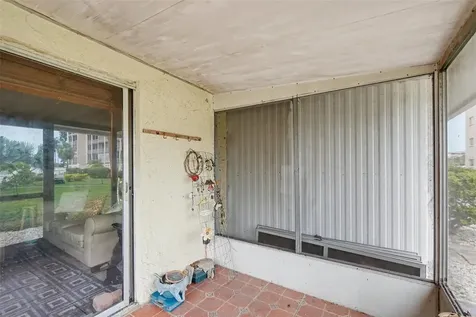 4009 Lake Bayshore Drive Bradenton FL 34205