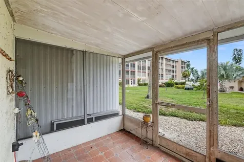 4009 Lake Bayshore Drive Bradenton FL 34205