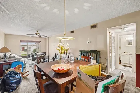 4009 Lake Bayshore Drive Bradenton FL 34205