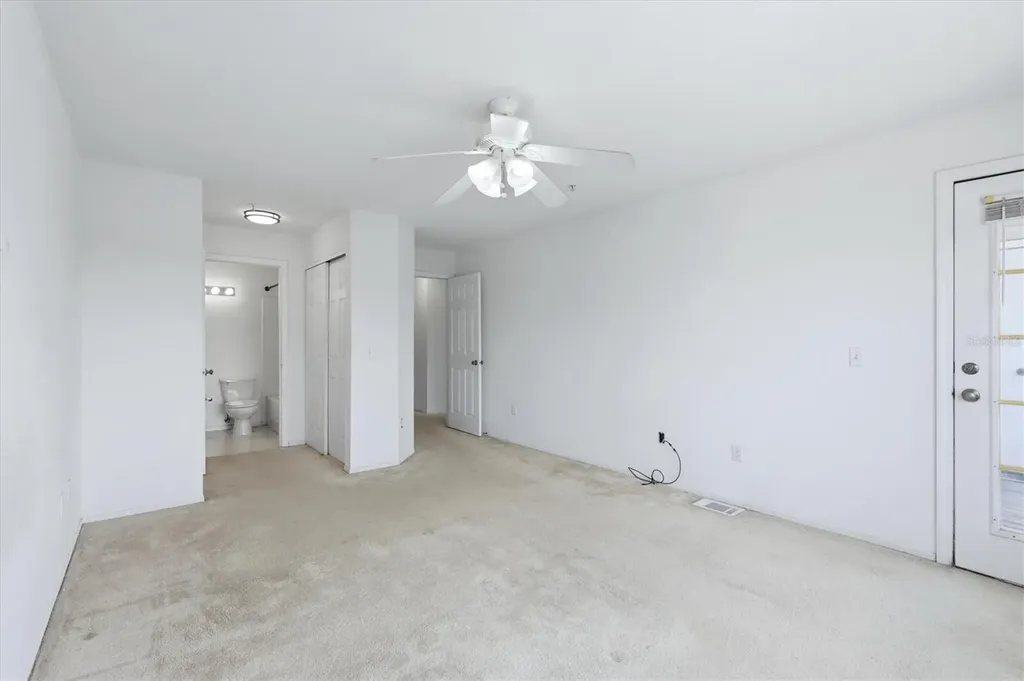 850 S Tamiami Trail Sarasota FL 34236
