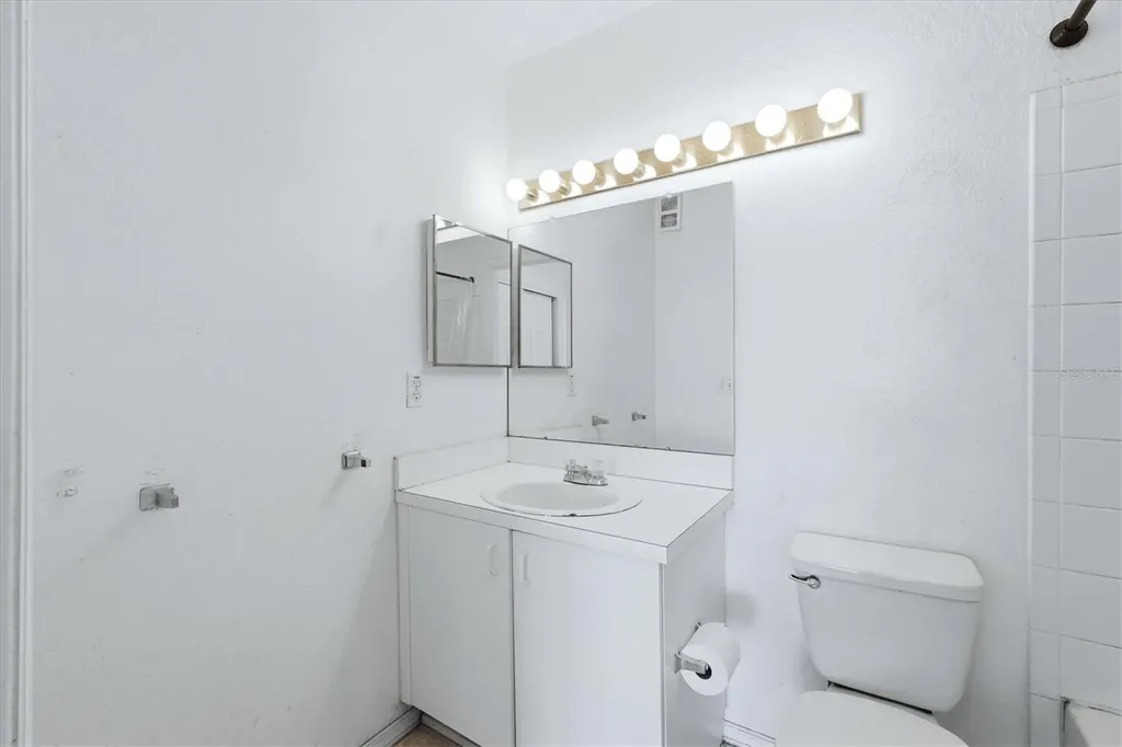850 S Tamiami Trail Sarasota FL 34236