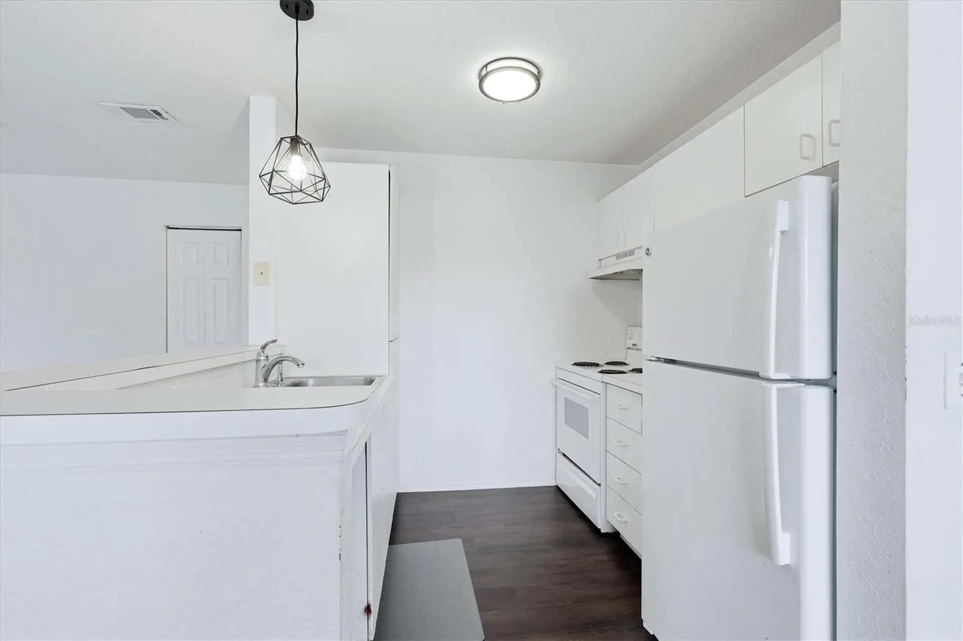 850 S Tamiami Trail Sarasota FL 34236