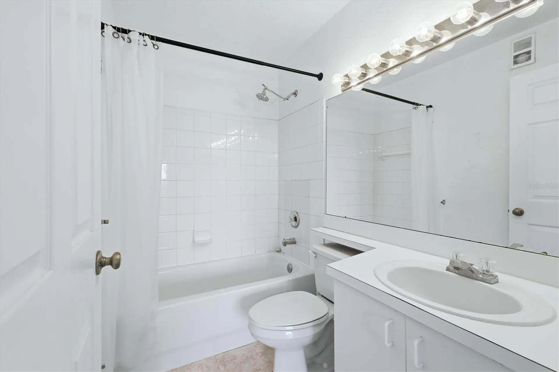 850 S Tamiami Trail Sarasota FL 34236