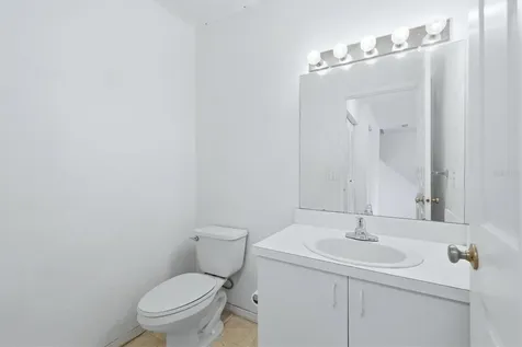 850 S Tamiami Trail Sarasota FL 34236