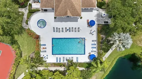 850 S Tamiami Trail Sarasota FL 34236