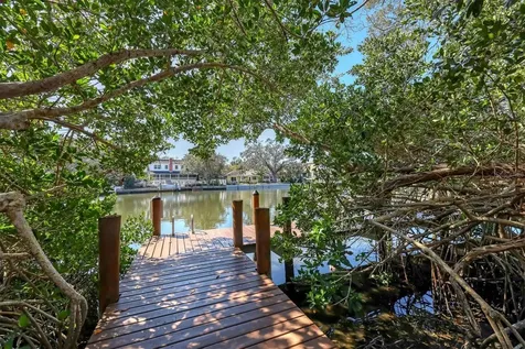 850 S Tamiami Trail Sarasota FL 34236
