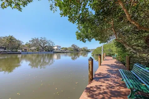 850 S Tamiami Trail Sarasota FL 34236