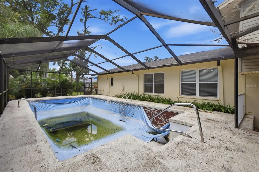 1200 Lake Valrico Lane Valrico FL 33594