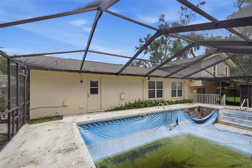 1200 Lake Valrico Lane Valrico FL 33594