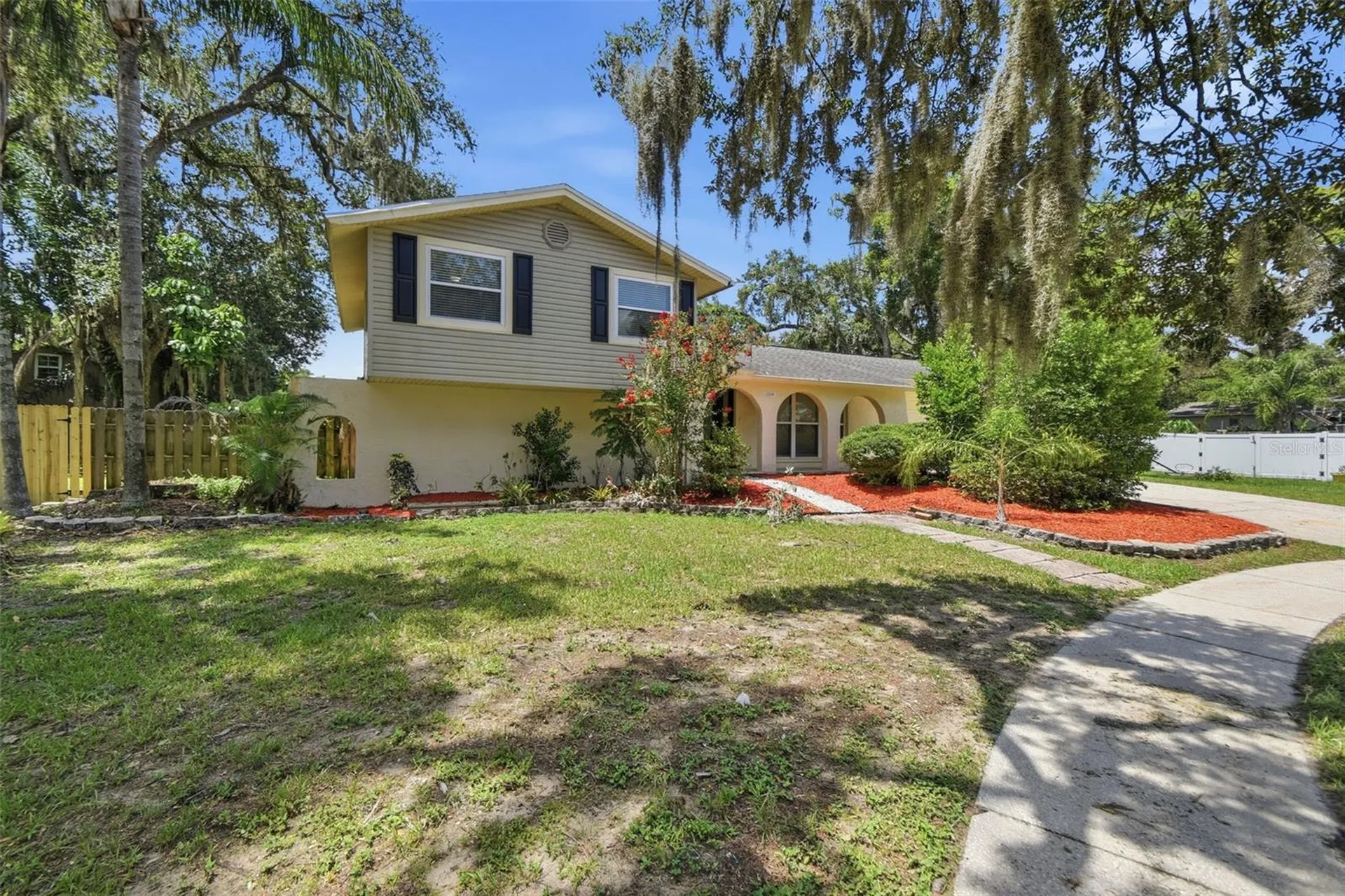 1200 Lake Valrico Lane Valrico FL 33594