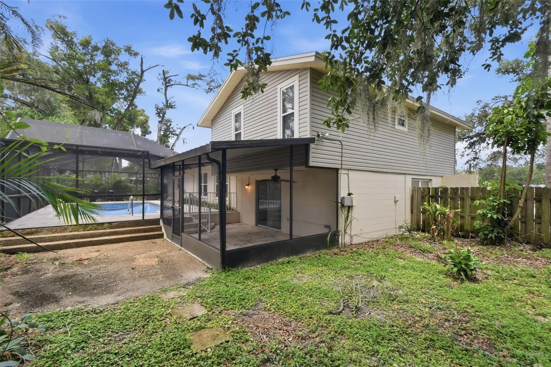 1200 Lake Valrico Lane Valrico FL 33594