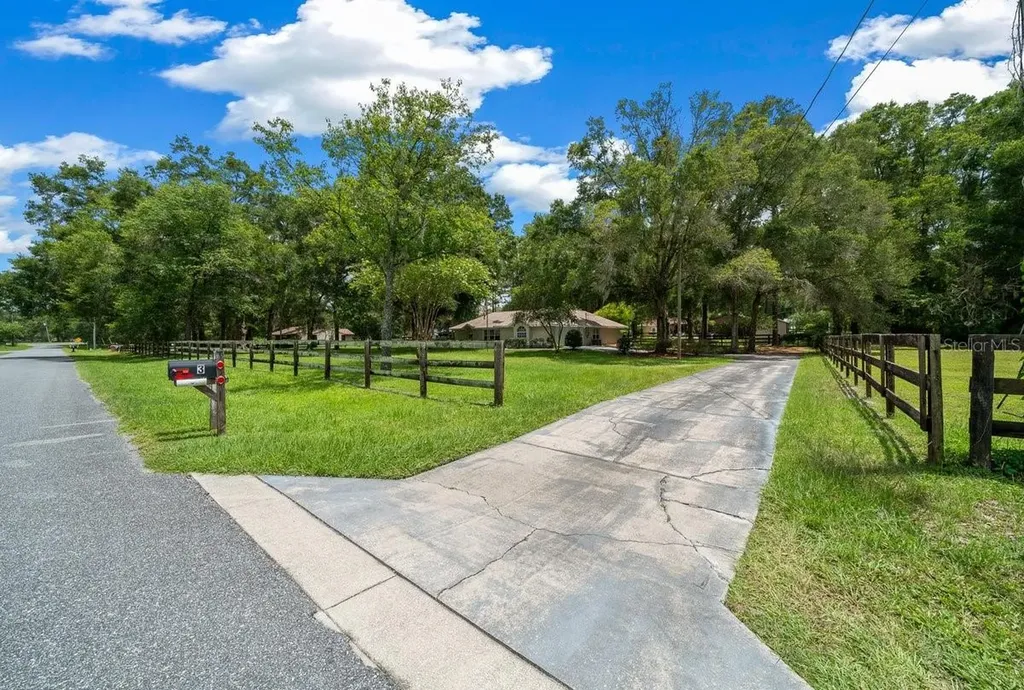 4 Hialeah Drive Ocala FL 34482