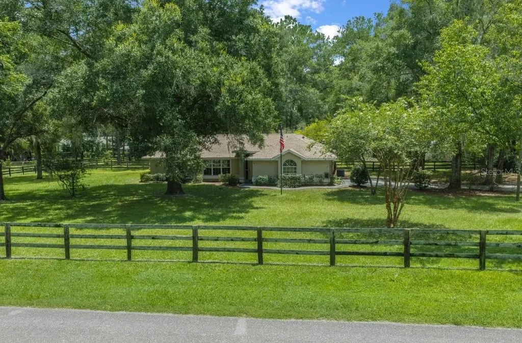 4 Hialeah Drive Ocala FL 34482