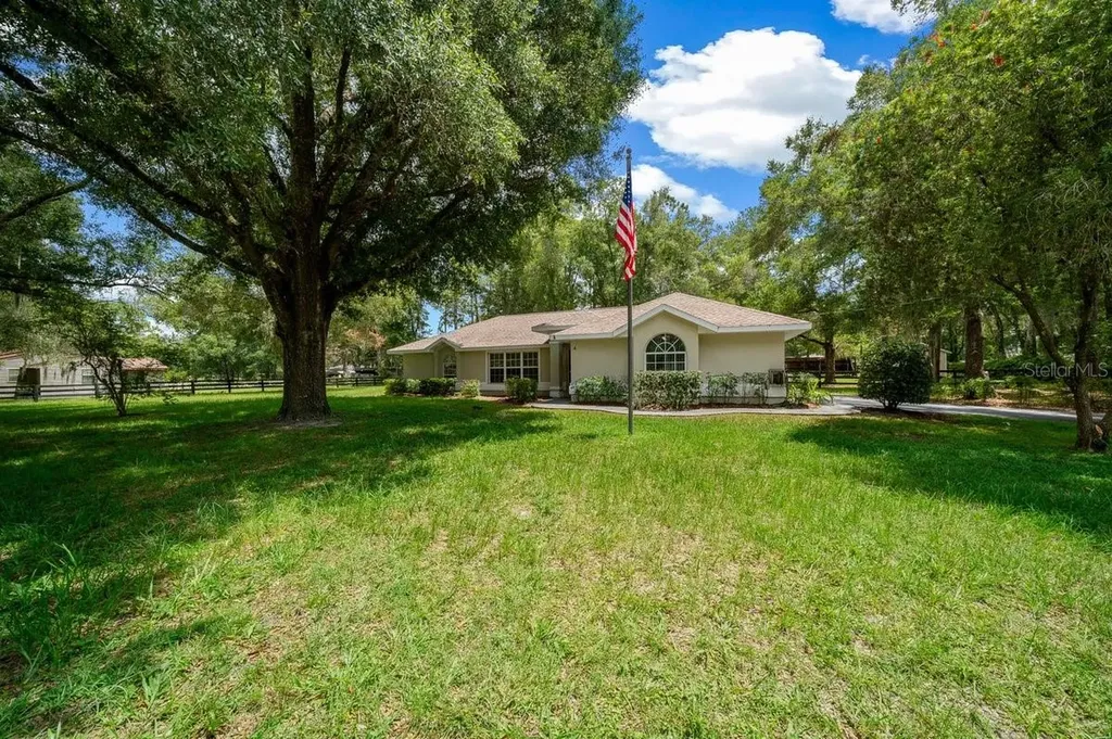 4 Hialeah Drive Ocala FL 34482
