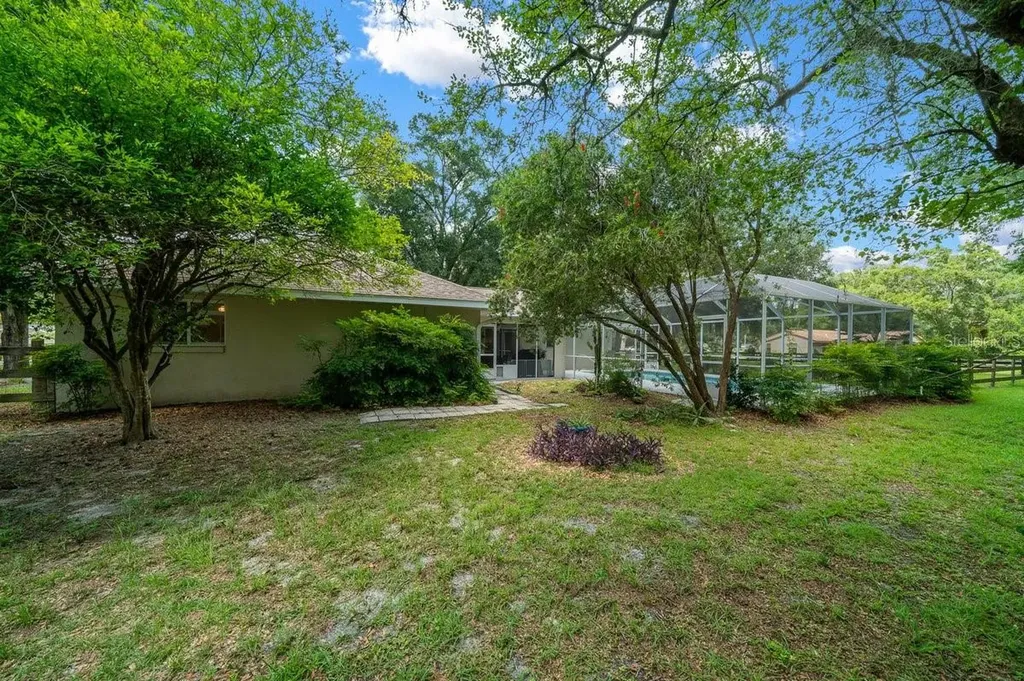 4 Hialeah Drive Ocala FL 34482