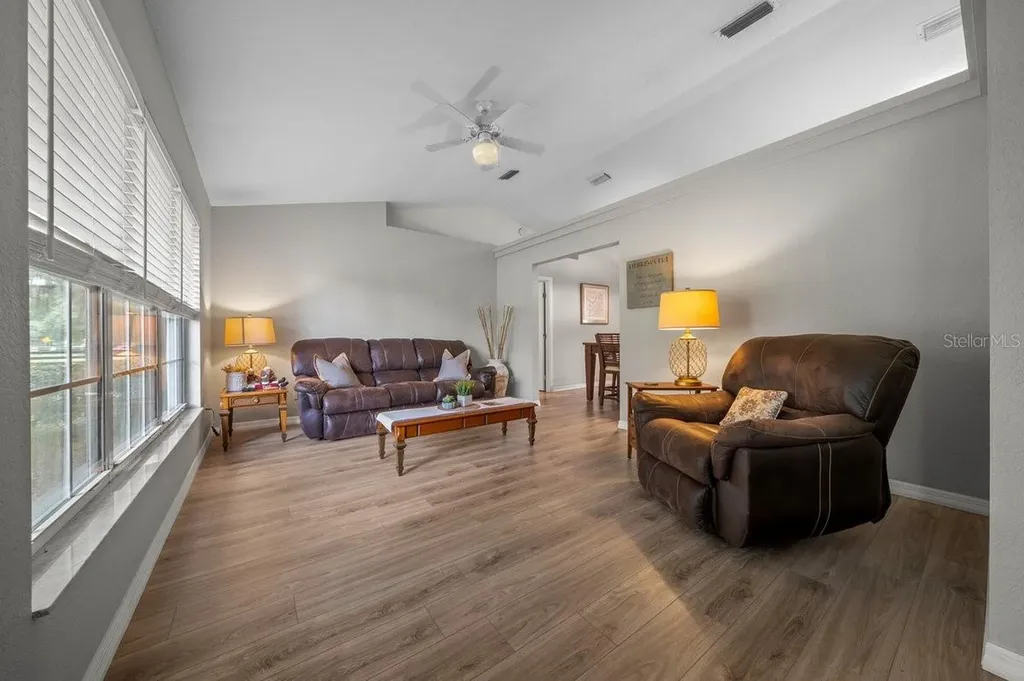 4 Hialeah Drive Ocala FL 34482