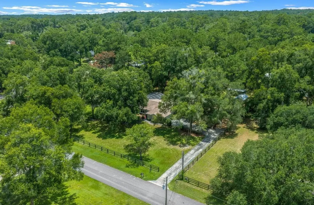 4 Hialeah Drive Ocala FL 34482