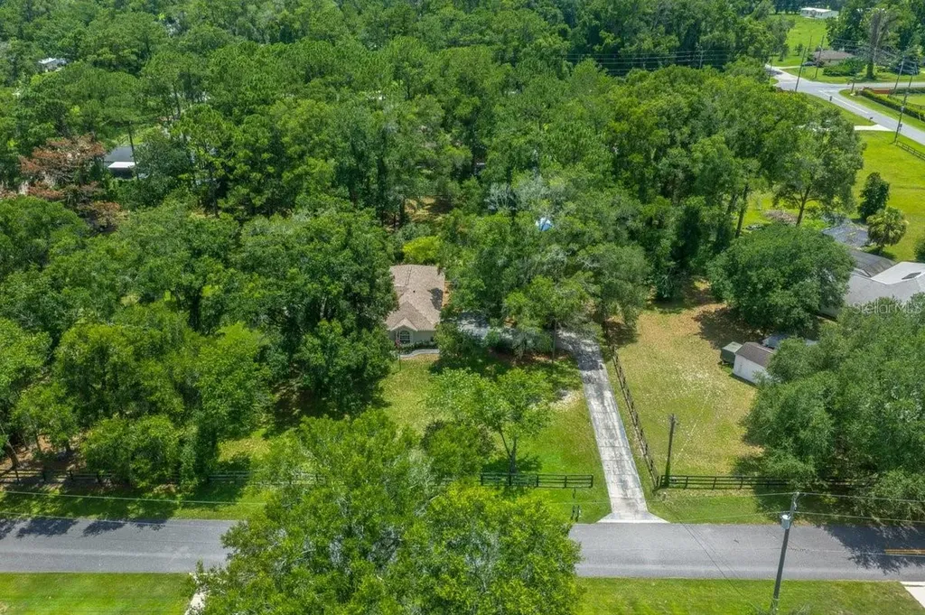 4 Hialeah Drive Ocala FL 34482
