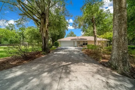 4 Hialeah Drive Ocala FL 34482