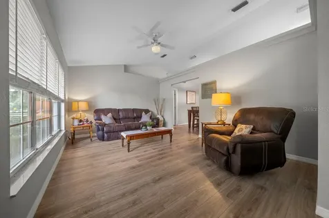 4 Hialeah Drive Ocala FL 34482
