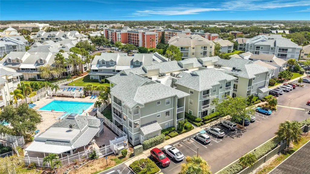 6826 Stones Throw Circle N St Petersburg FL 33710