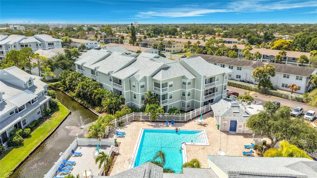 6826 Stones Throw Circle N St Petersburg FL 33710