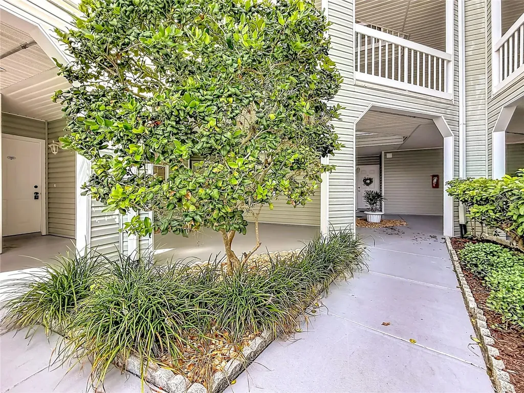 6826 Stones Throw Circle N St Petersburg FL 33710