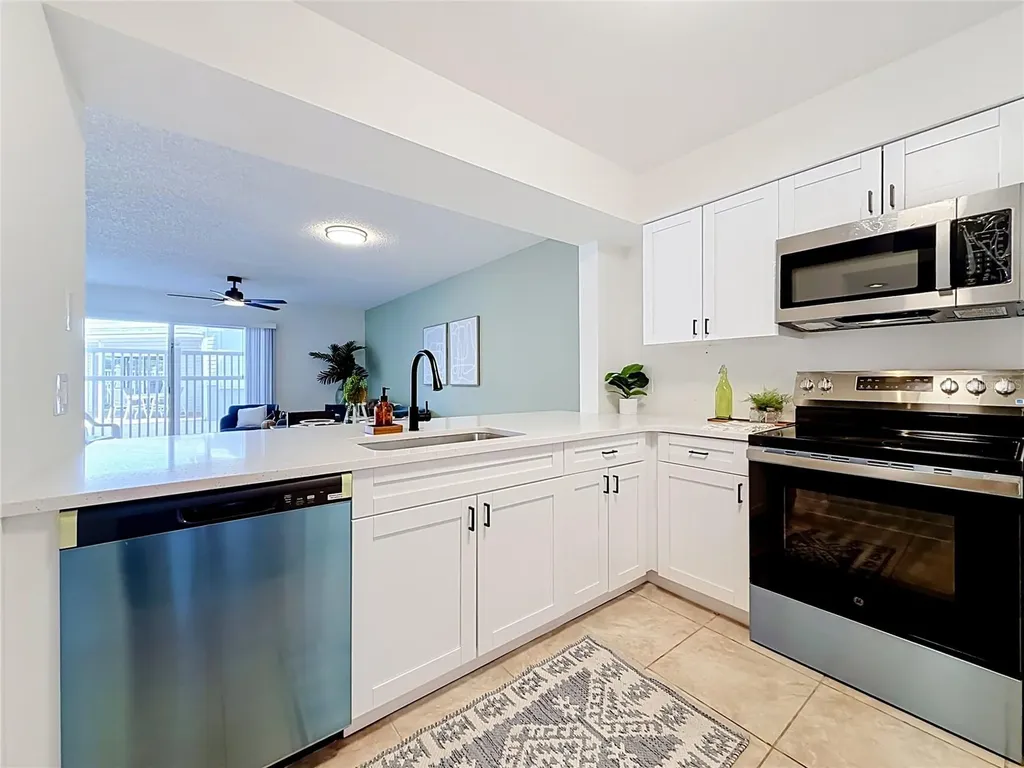 6826 Stones Throw Circle N St Petersburg FL 33710