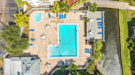 6826 Stones Throw Circle N St Petersburg FL 33710