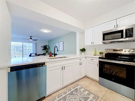 6826 Stones Throw Circle N St Petersburg FL 33710