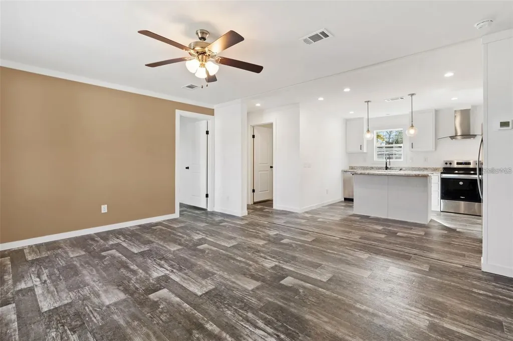5234 Yellow Pine Street N St Petersburg FL 33709