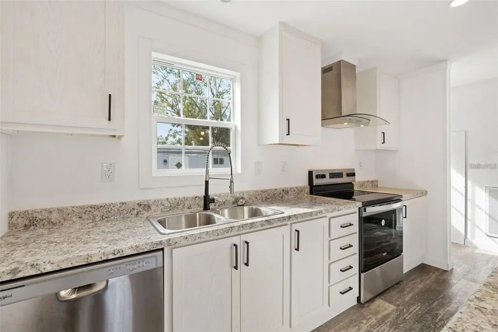 5234 Yellow Pine Street N St Petersburg FL 33709