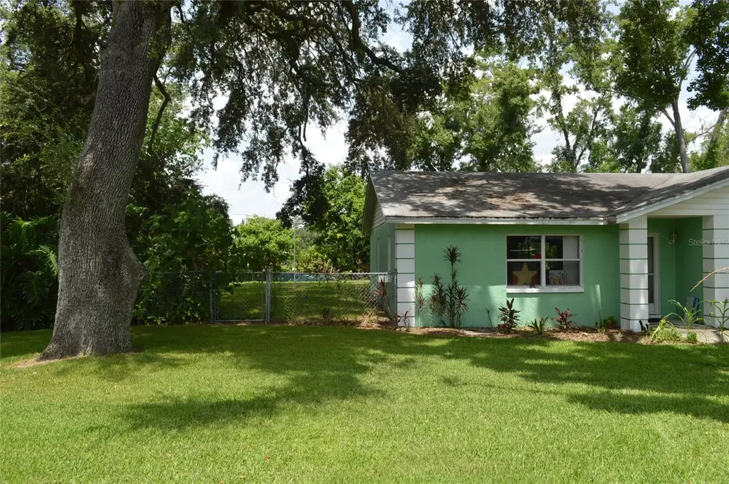 2308 Palm Avenue Seffner FL 33584