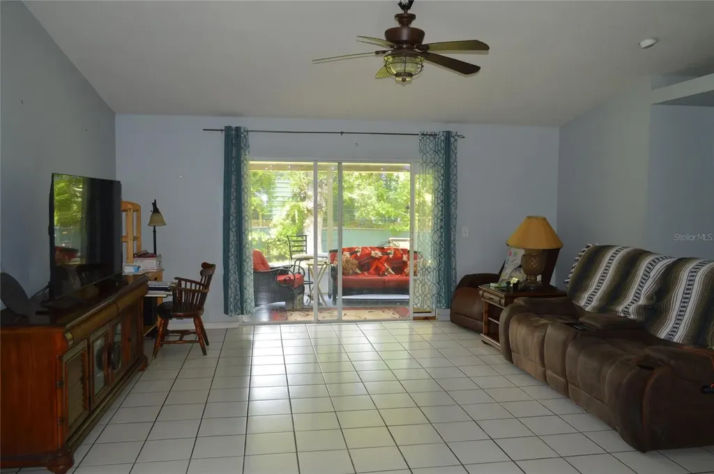 2308 Palm Avenue Seffner FL 33584