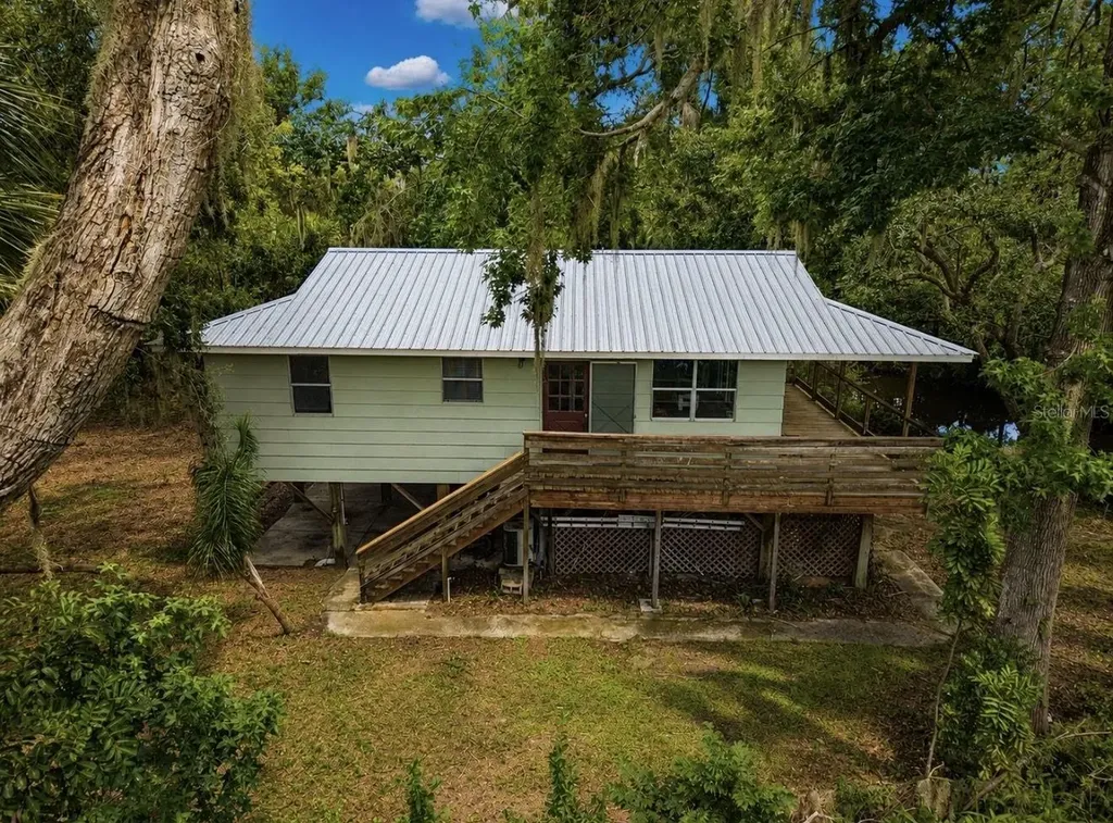 707 George Street S Tarpon Springs FL 34688