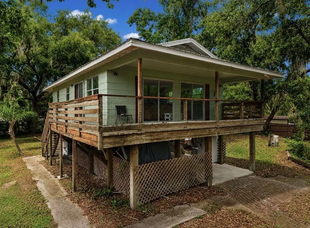 707 George Street S Tarpon Springs FL 34688