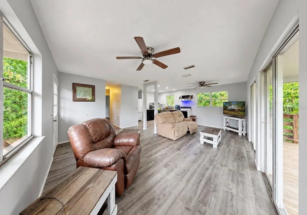 707 George Street S Tarpon Springs FL 34688