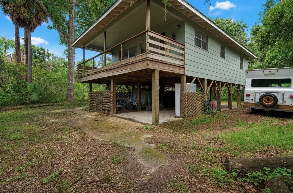 707 George Street S Tarpon Springs FL 34688