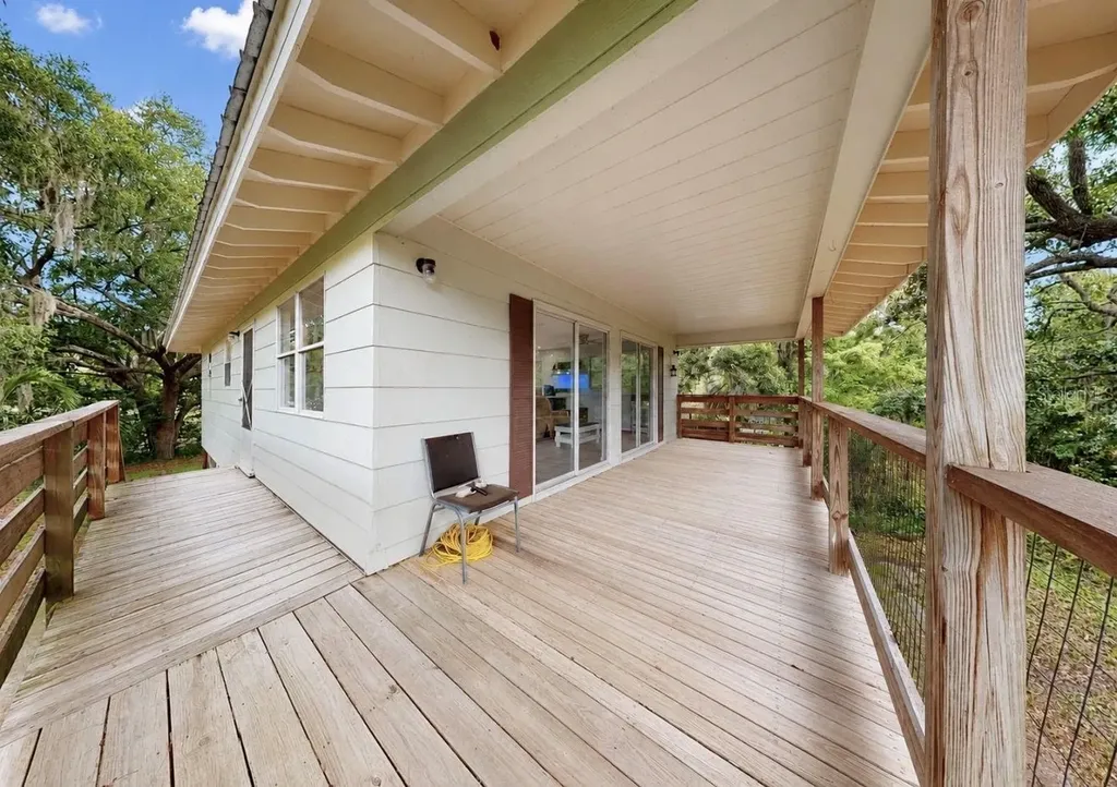 707 George Street S Tarpon Springs FL 34688