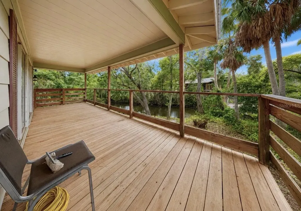 707 George Street S Tarpon Springs FL 34688