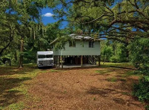 707 George Street S Tarpon Springs FL 34688
