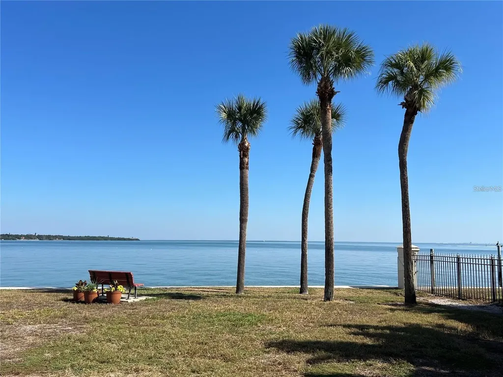 7550 Sunshine Skyway Lane S St Petersburg FL 33711