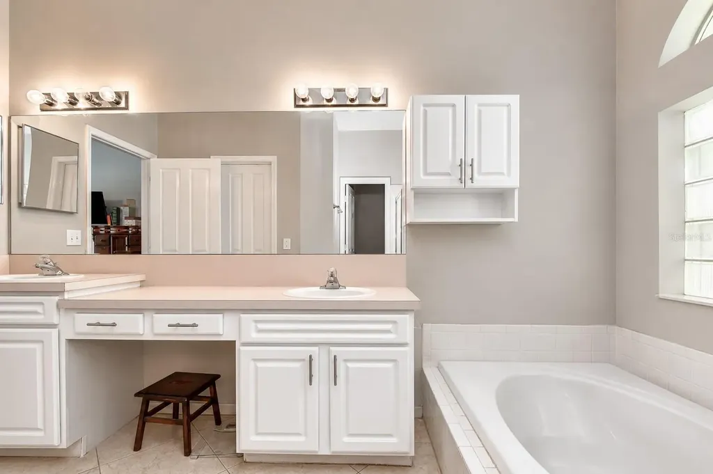4102 Amber Ridge Lane Valrico FL 33594