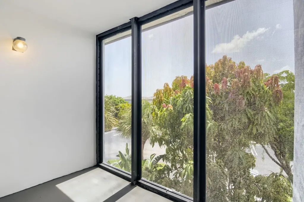 210 Lake Pointe Condo Five Drive Oakland Park FL 33309