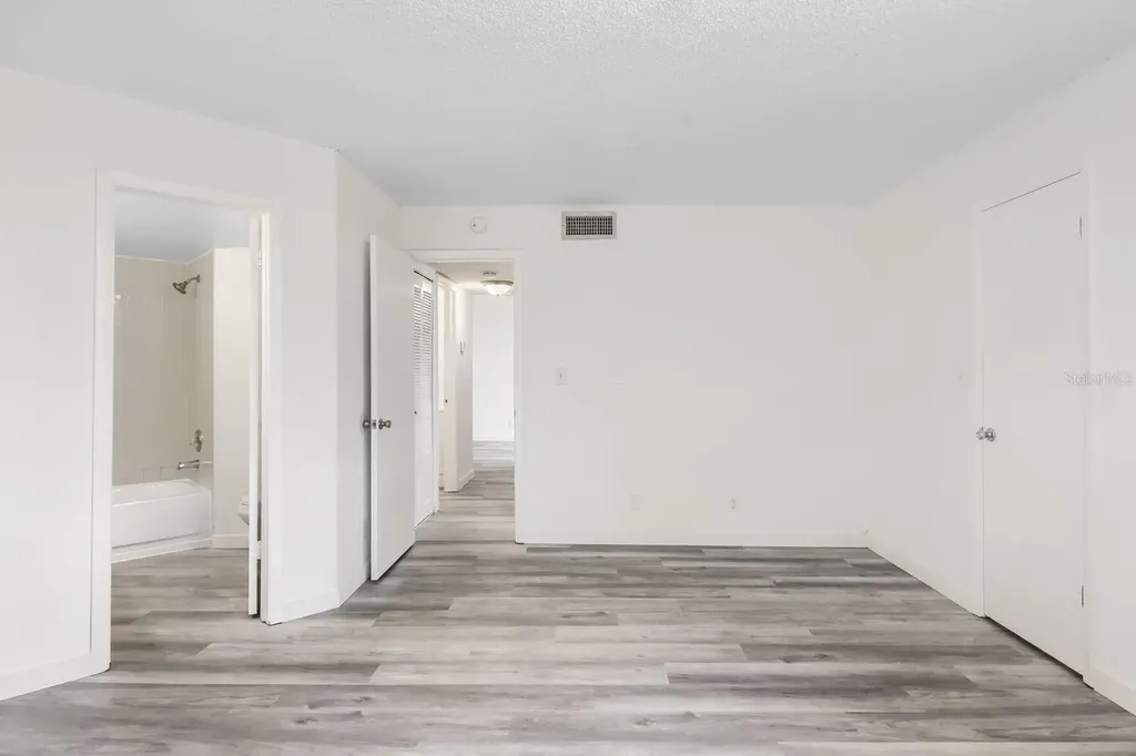 210 Lake Pointe Condo Five Drive Oakland Park FL 33309