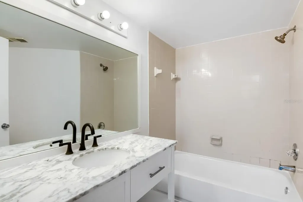 210 Lake Pointe Condo Five Drive Oakland Park FL 33309