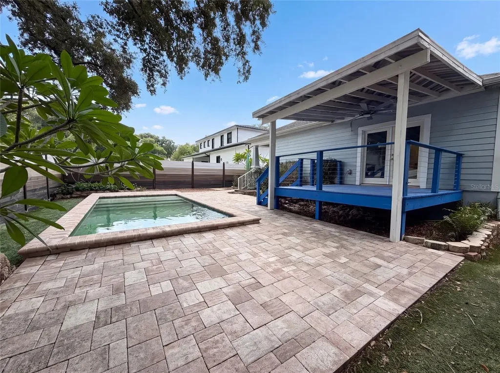 323 W Lambright Street Tampa FL 33604